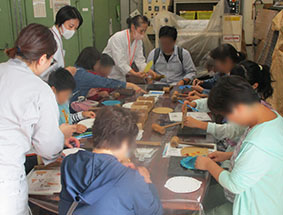 革工芸教室の様子