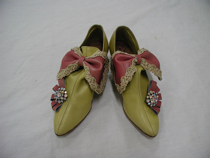 貴族の婦人靴（ヨーロッパ17世紀）の画像